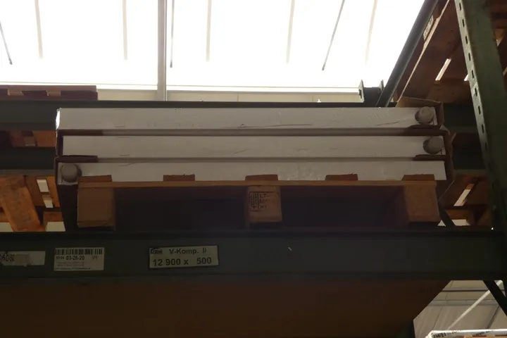 Kermi - Heizk. Therm X2 Profil-V Typ 12, BH 900, BL 500 mm, weiß, AG links Umfang: Palette mit Inhalt, Ebene 3, rechts